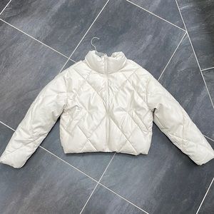 Cropped puffer coat